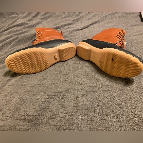 Duck Boots - Picture 3 of 4